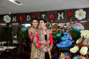 “แสตมป์-พรวศิน” ควงคู่ “เล้ง-ณัฐพล” ฉลองวันเกิดสุดอบอุ่น
