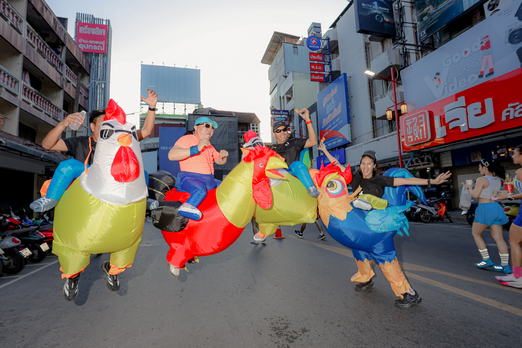 “Heart ใหญ่ ไม่พรือ ทอดไก่ ไม่ทอดทิ้ง”